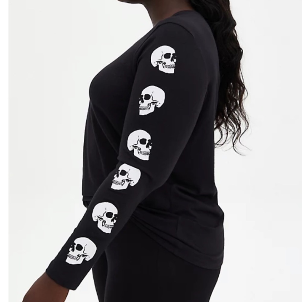 Torrid Skull Head Long Sleeve Slim Fit Tee - Picture 1 of 7